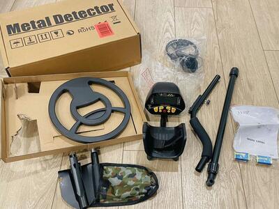 brand new in box metal detector ( 5 left)