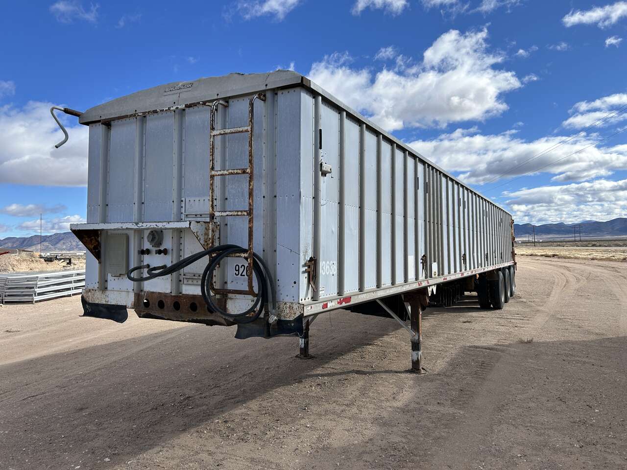 1996 Western Trailers Belt Trailer