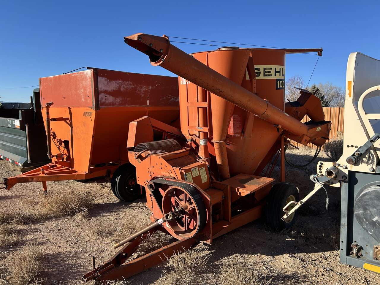 Gehl 100 - 100 Bushel Mix All Feed Mixer