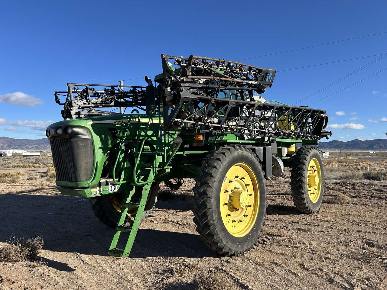 John Deere 4920 Self Propelled 98' Boom Sprayer