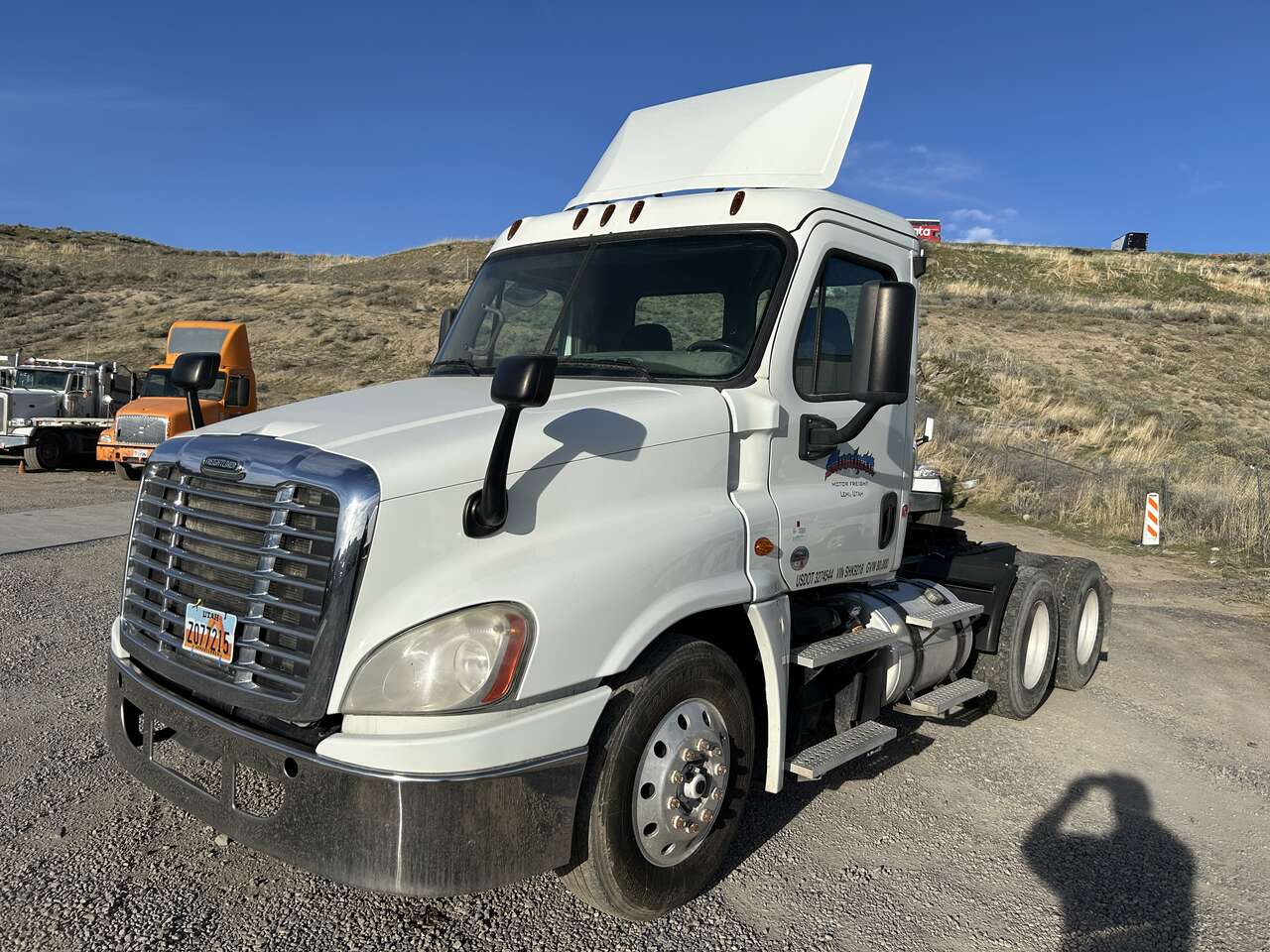 2016 Freightliner Cascadia 125 Day Cab Semi-Tractor