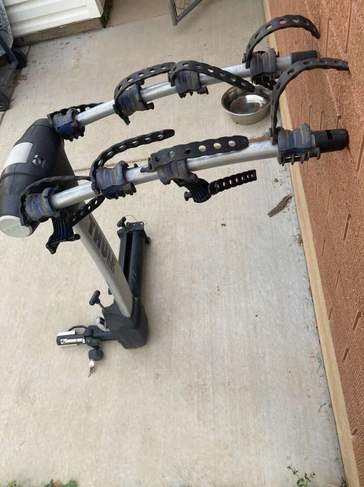 Thule Apex XT Swing Bike Rack Carrier Hitch 2 Keys