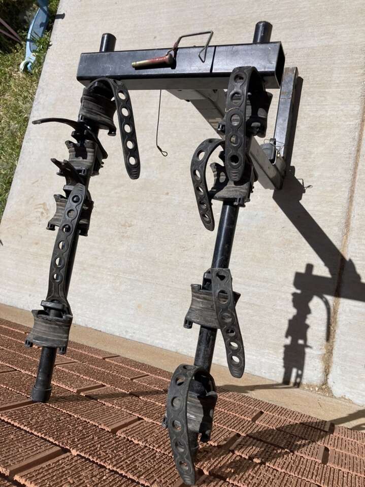 Thule four 4 Bike Hitch Rack Carrier Reciever