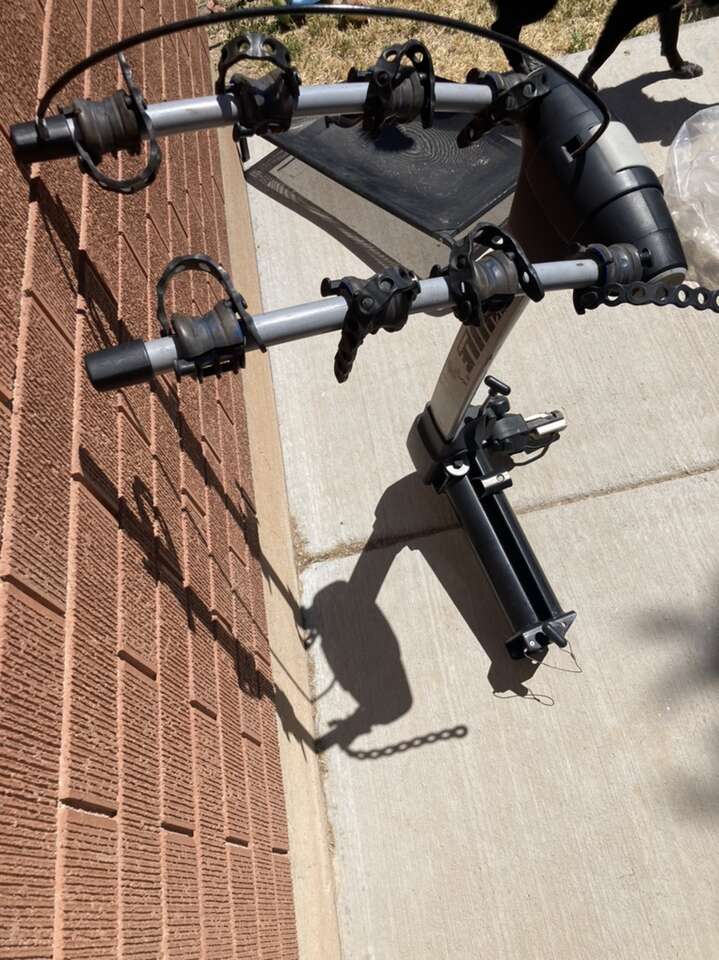 Thule 4 Bike Swing Hitch Rack Carrier Reciever Key