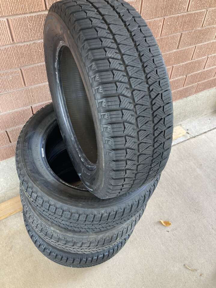 205/60R16 Blizzak Bridgestone Snow Winter Tires