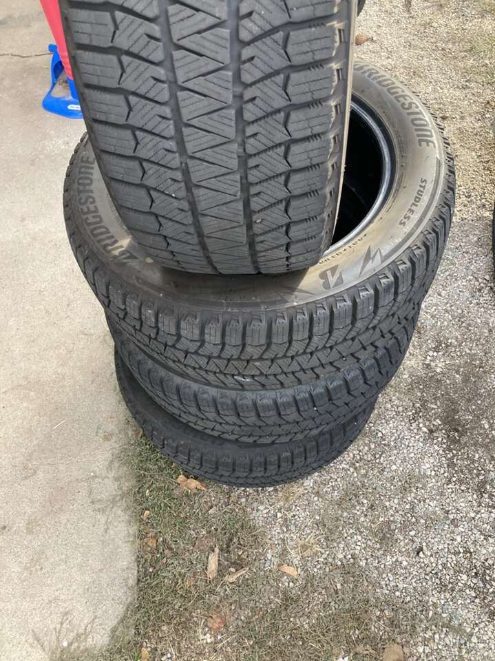 215/55R16 Blizzak Snow Winter Tires Bridgestone