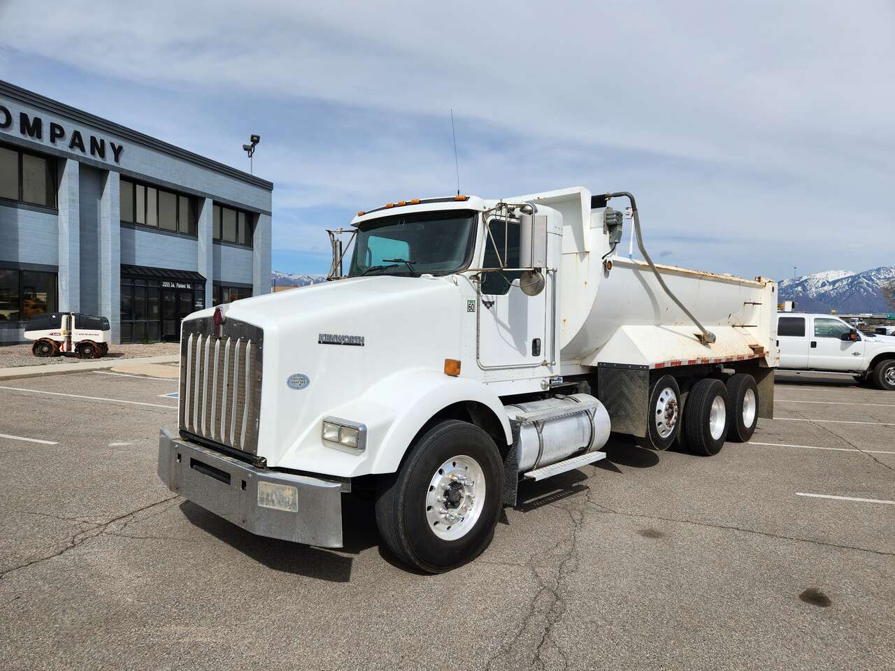 2009 Kenworth T660 Tri-Axle Dump Truck