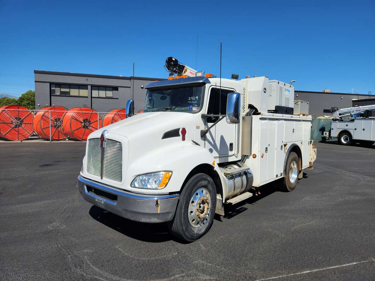2015 Kenworth T270 Mechanics Truck, 10,000 lbs Crane