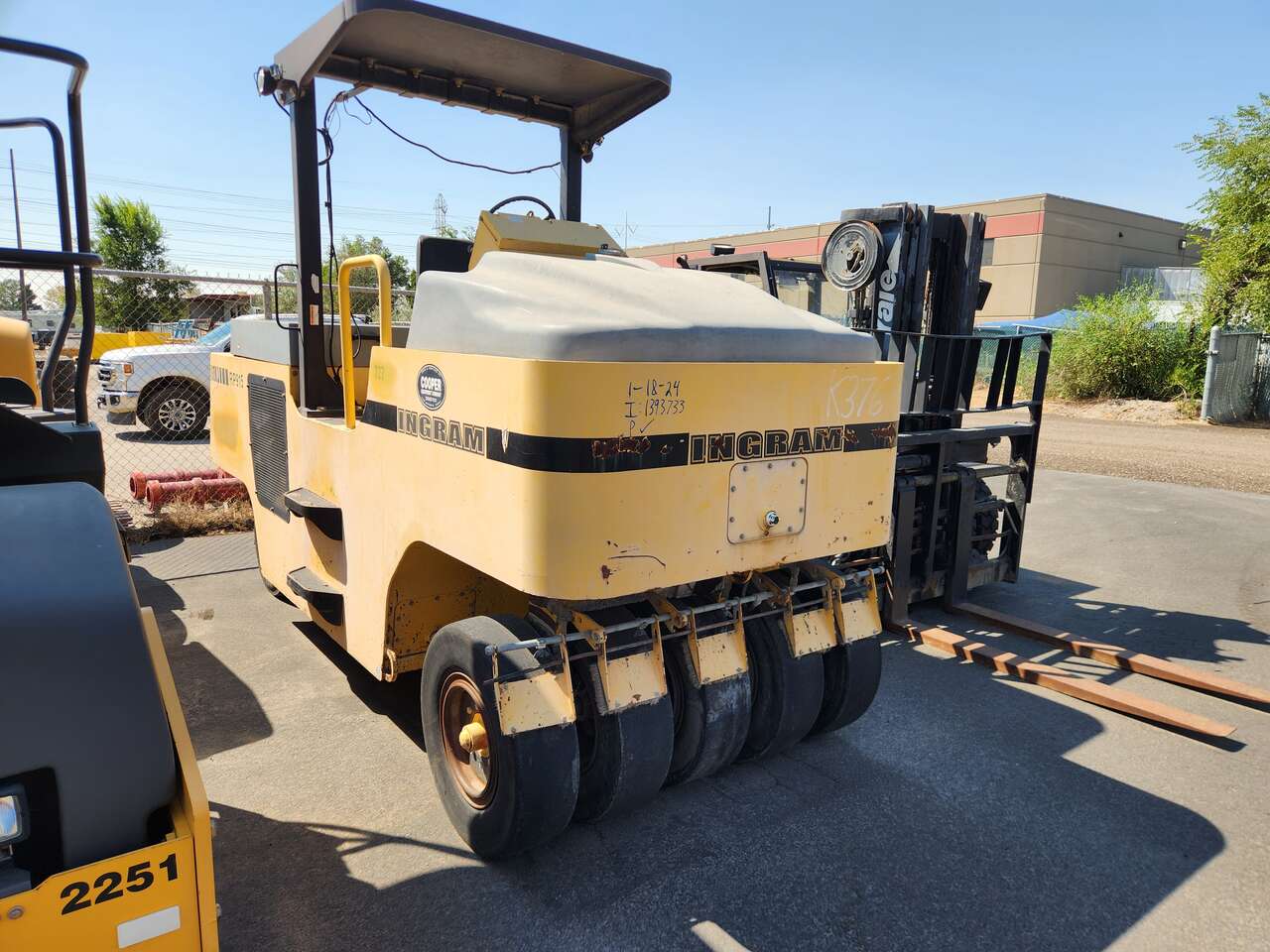 2009 Ingram RP915C Pneumatic Roller