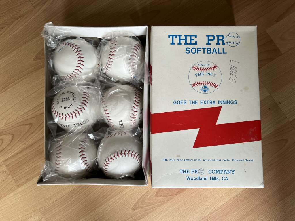 NEW The Pro Box Of 6 Softballs 11in