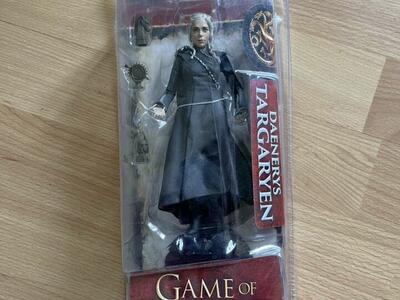 NEW Game Of Thrones Daenerys Targaryen Figure