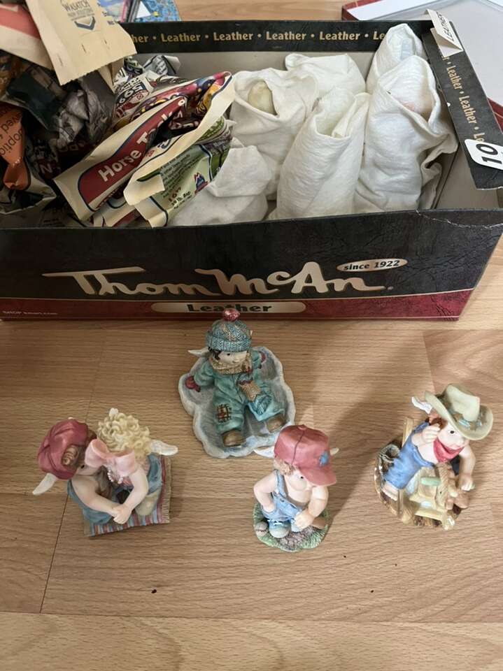 11x Perfect Little Place Collectible Figurines