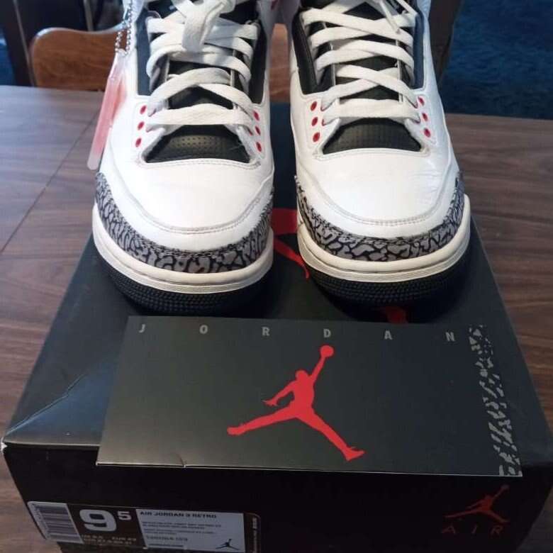 Men's Air Jordan 3 size 9.5