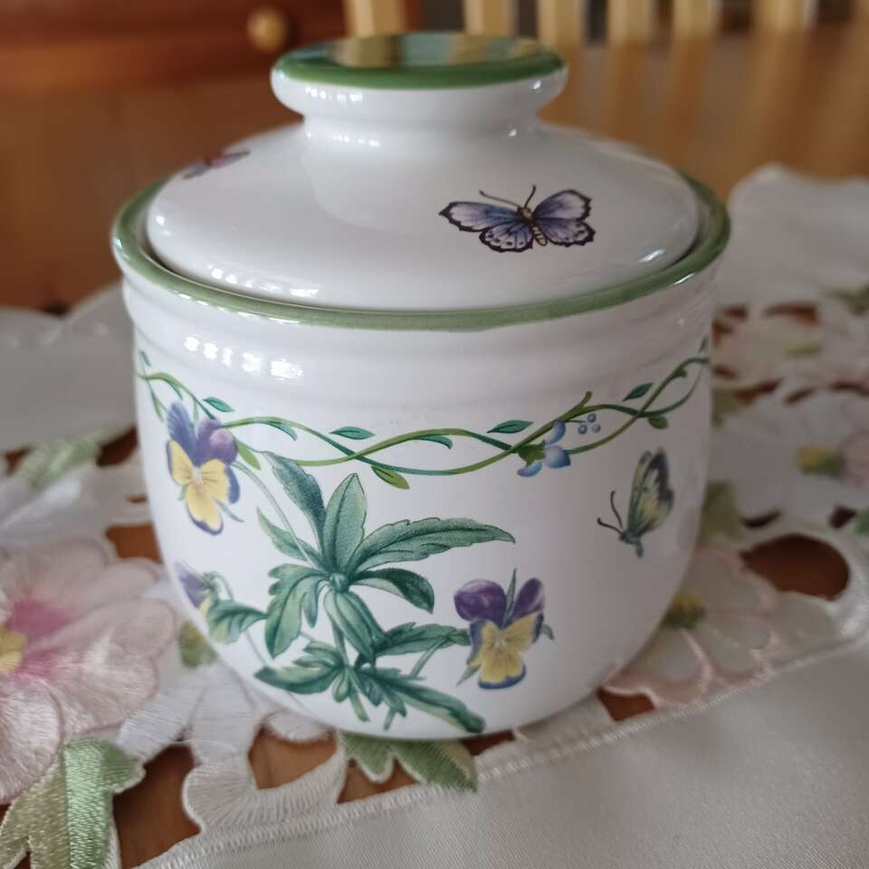 Mikasa Sugar Bowl