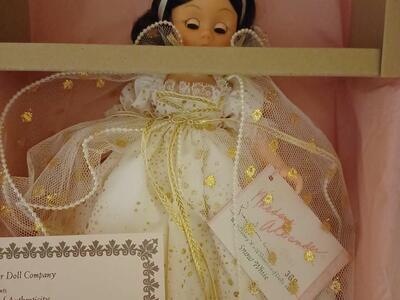 Disney Snow White Doll NIB