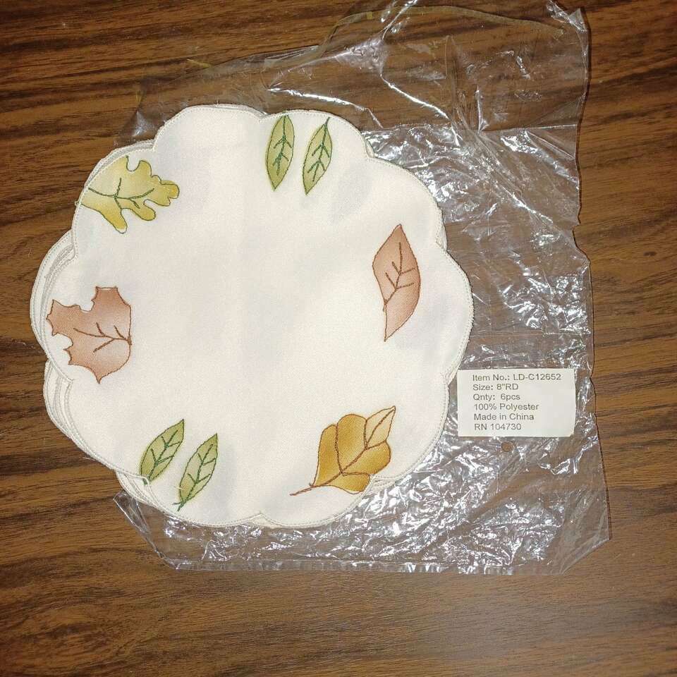 6 pack Round Doilies