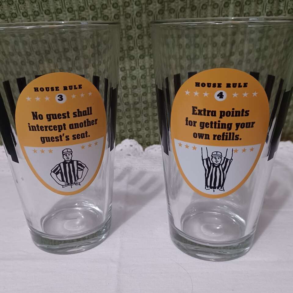 Pint Glasses / set of 2