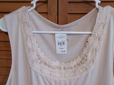 Cream Sleevless Top. XL