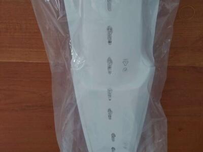 HONDA CRF450R REAR FENDER, WHITE, NEW, NEVER MOUNTED OR USED, IN PKG