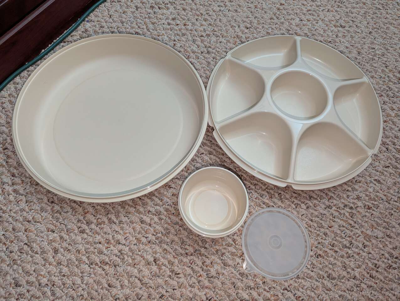 Tupperware Vegetable Serving Tray 1665-2