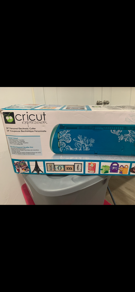 Cricut Expression Machine Blue Scrapbooking Crafting