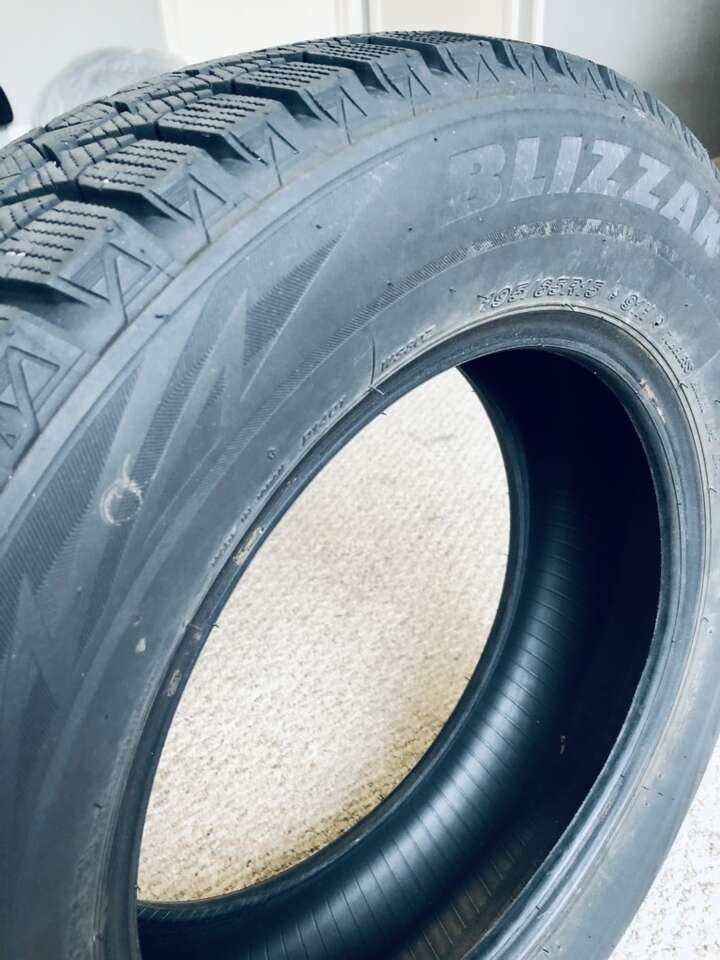 Blizzak 195/65/R15 (1 Tire)