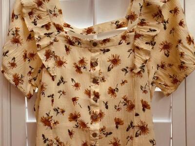 Maurices Cream w/ Rust Flowers Blouse Size 2X