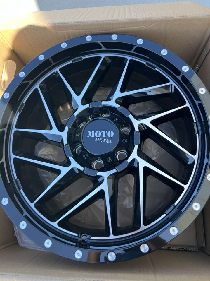 4 20x9 Moto 985 Black Milled 6x135 +18 New