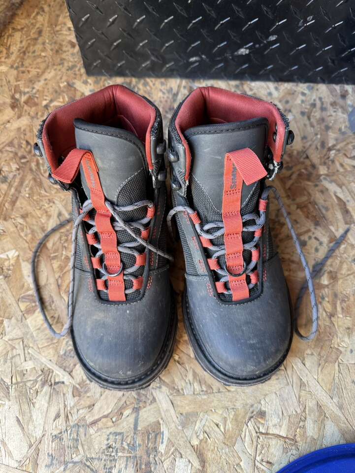 Simms Tributary Kids Wading Boots