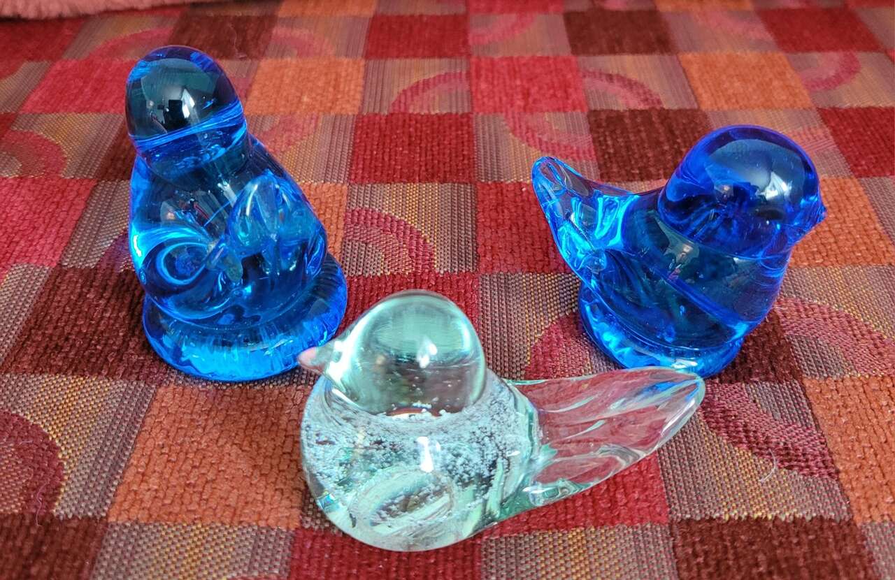 3 small glass bird figurines lot sweet blue clear