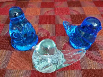 3 small glass bird figurines lot sweet blue clear