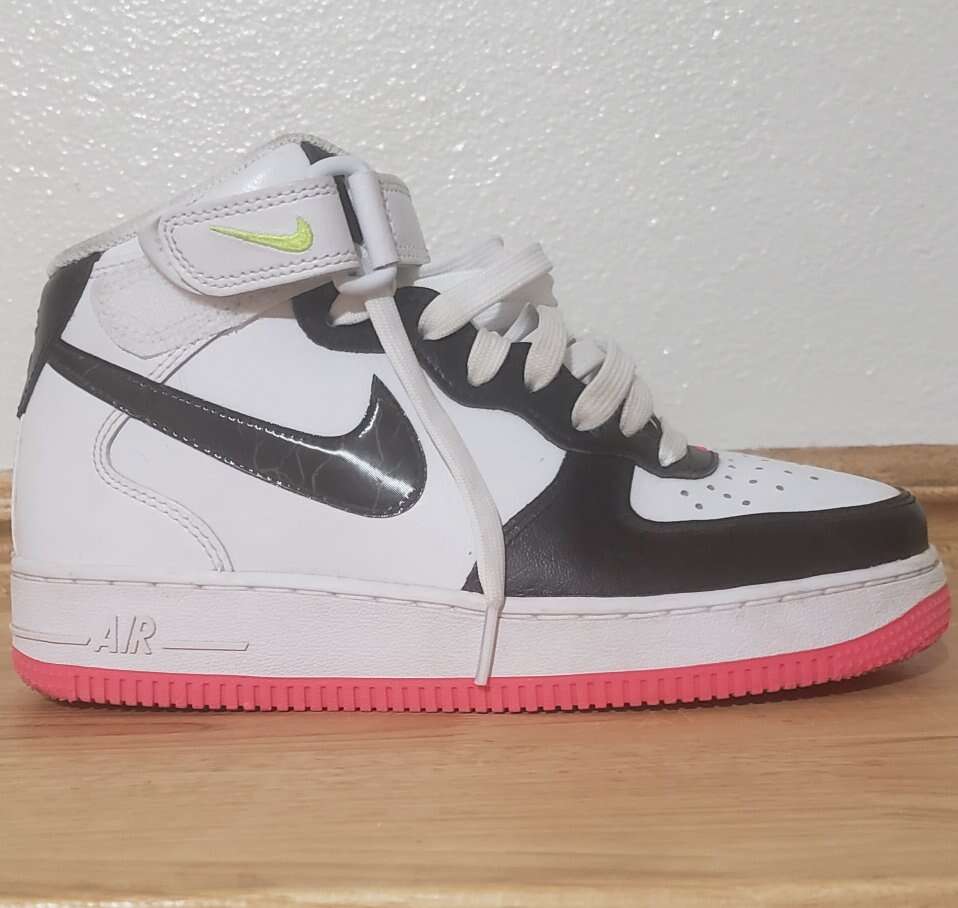 NIKE SNEAKERS Wmns Air Force 1 07 SZ 6 Mid 'Electr