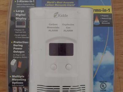 GAS & CARBON MONOXIDE DETECTOR