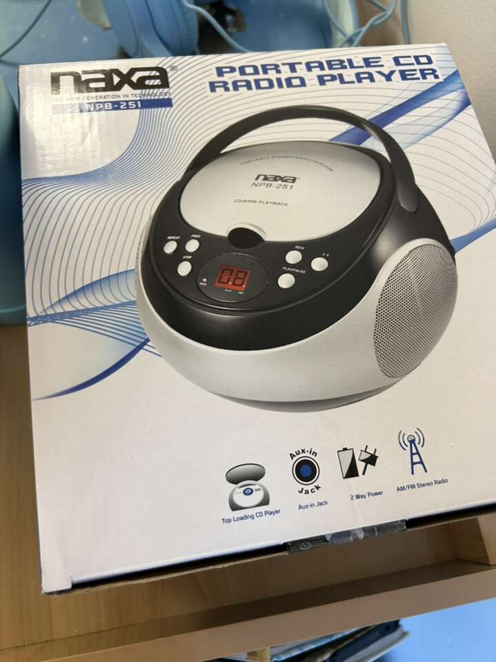 NEW CD PLAYER Electronics