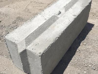 Large Concrete Retaining Blocks