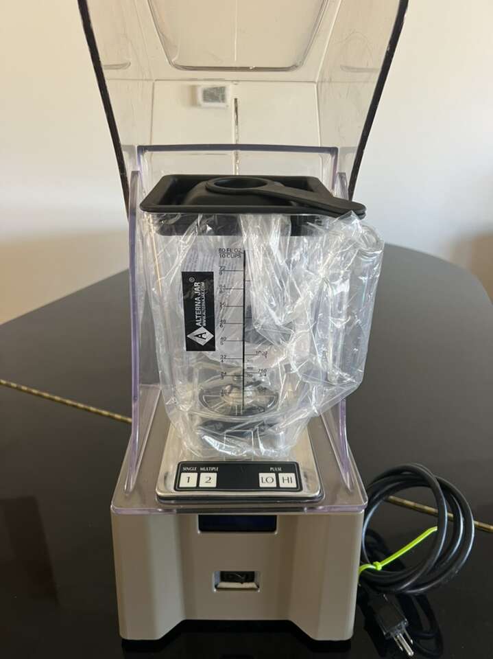 Commercial Blendtec Blender 1 new jars
