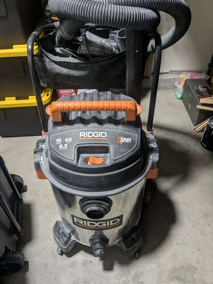 16 Gallon 6.5 Peak HP Stainless Steel Shop Vac Wet