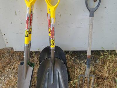 SNOW Nupla shovel Farm cow horse manure proof