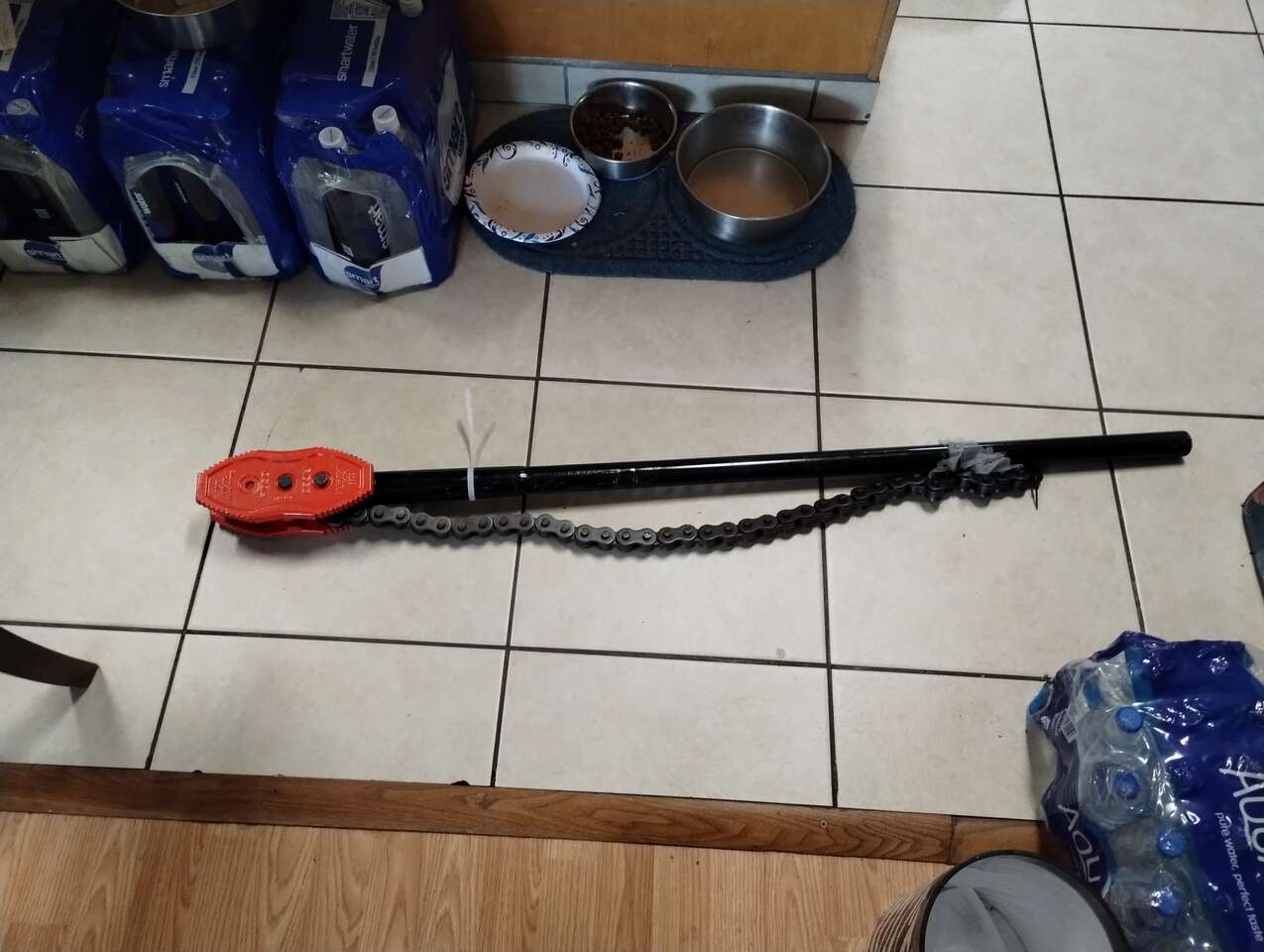 2535 rigid pipe tong wrench retial 700$to 1000$ open to trades /offers call