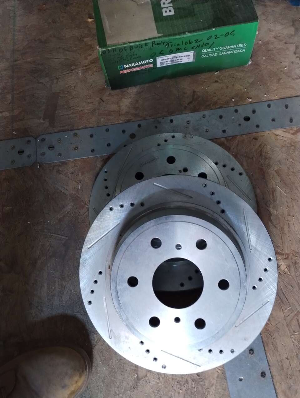 BRAK ROTORS 1/2 TON GM 3/4 TON GM LOTS TO SEE STOCK 25$ DRILED SLOTTED$ 50