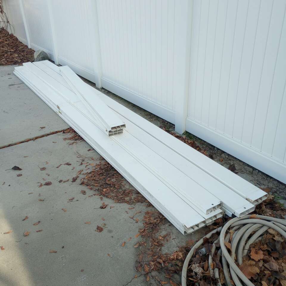 Vinyl Fence Horizontal Slats FREE