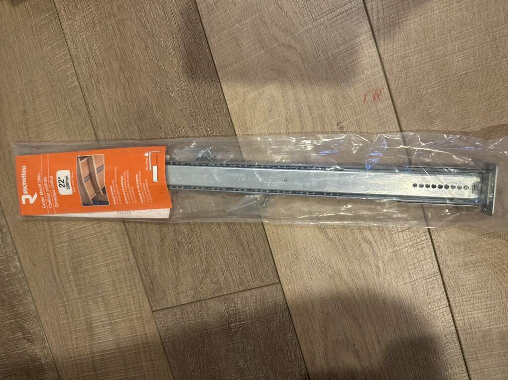 Richelieu Center Mount Slide. 22 inches