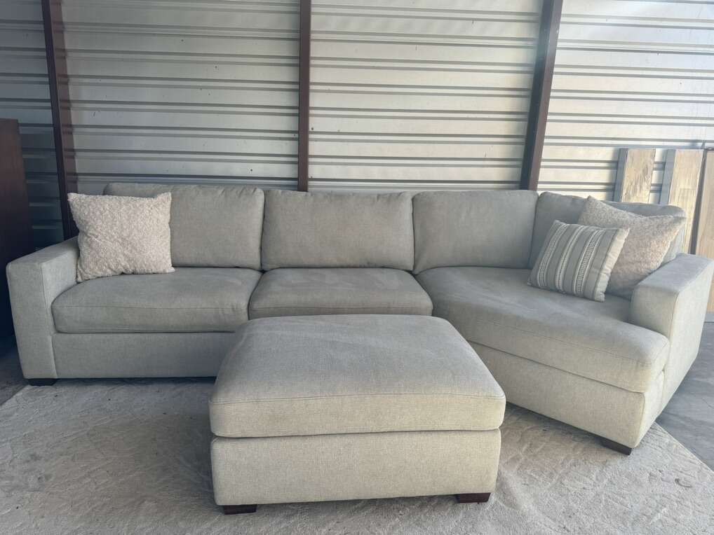 GRAY COSTCO FABRIC SECTIONAL COUCH WI… Furniture