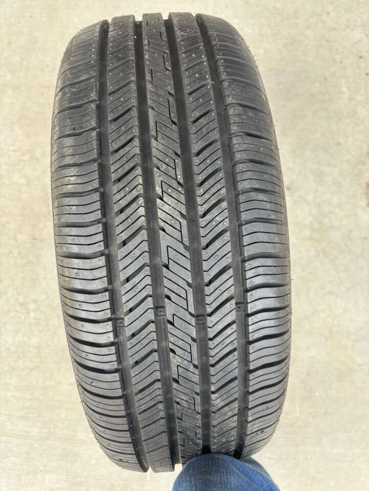 New Hankook Kinergy ST 195/60R14 Tire