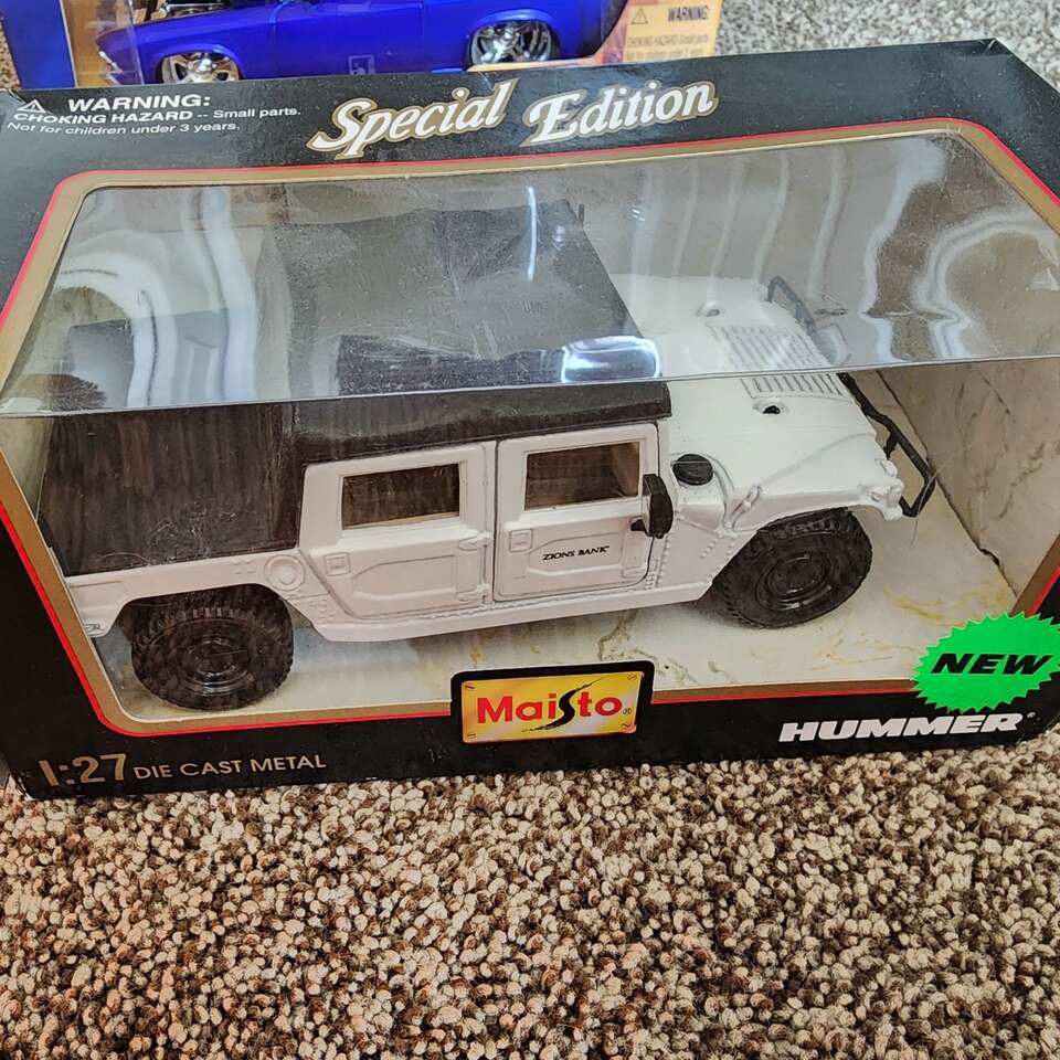 Special Edition 1:27 Car