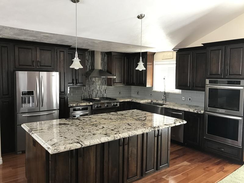 Solid Wood Kitchen Cabinets (New)