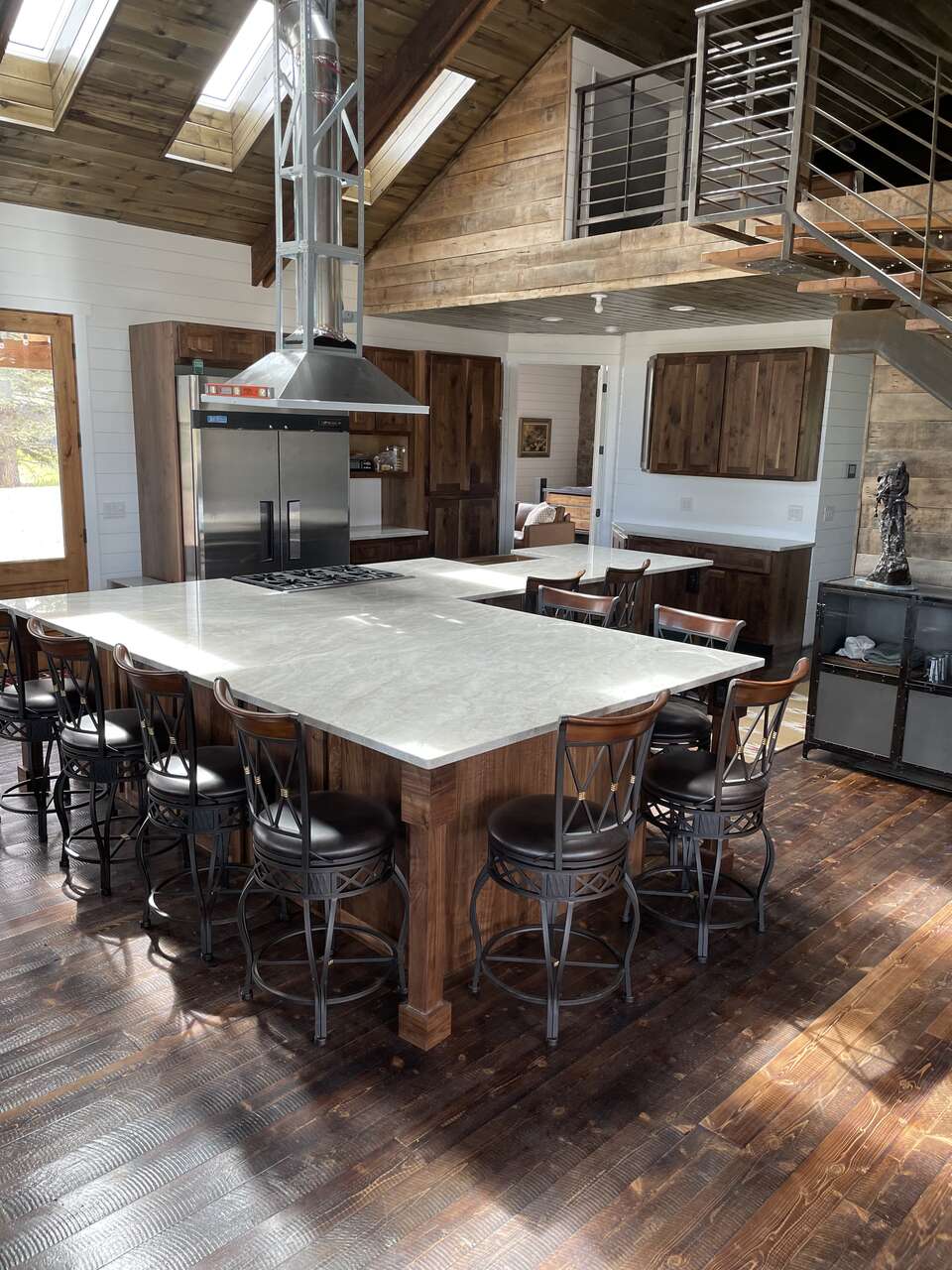 Solid Wood Kitchen Cabinets (New)