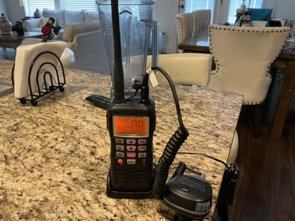 Standard Horizon Hx851 Floating  Handheld  radio
