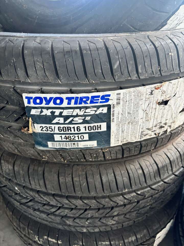 235X60X16 Toyo Extensa A/S