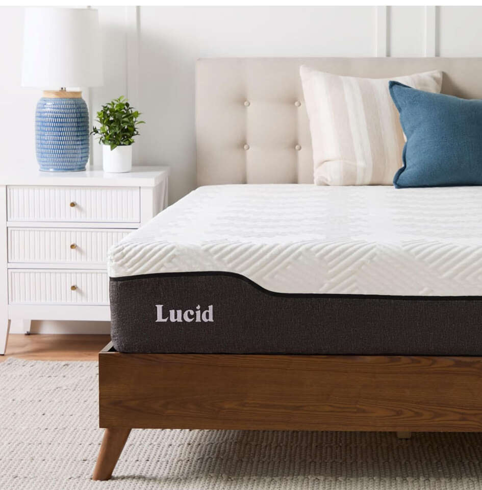 New Queen LUCID 12 Inch Hybrid Memory Foam Infused with Bamboo Charcoal and Aloe Vera
